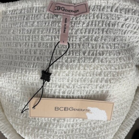 BCBGeneration Smocked Top in White crop top, Size Large NWT - Picture 6 of 6